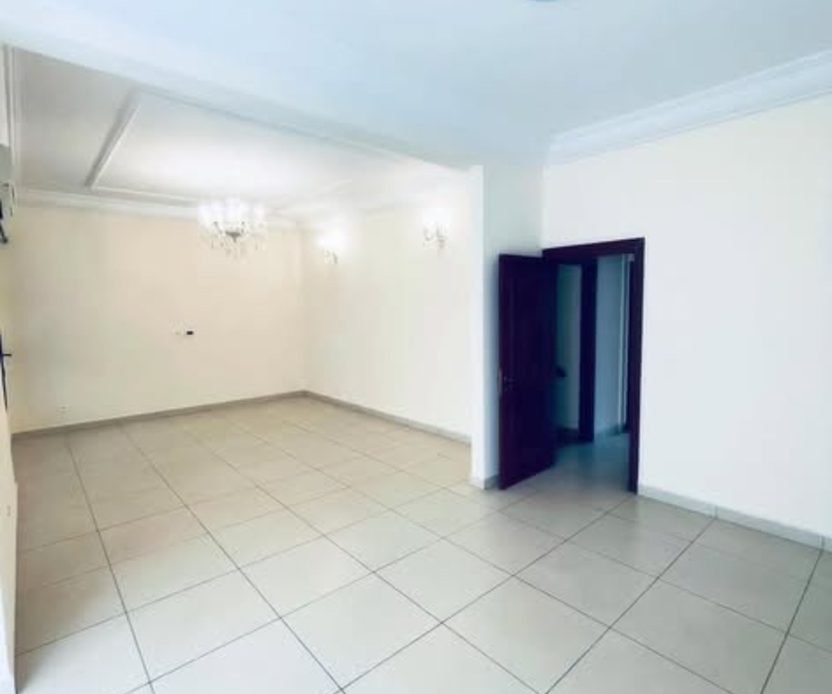 Appartement haut standing à louer à Bastos