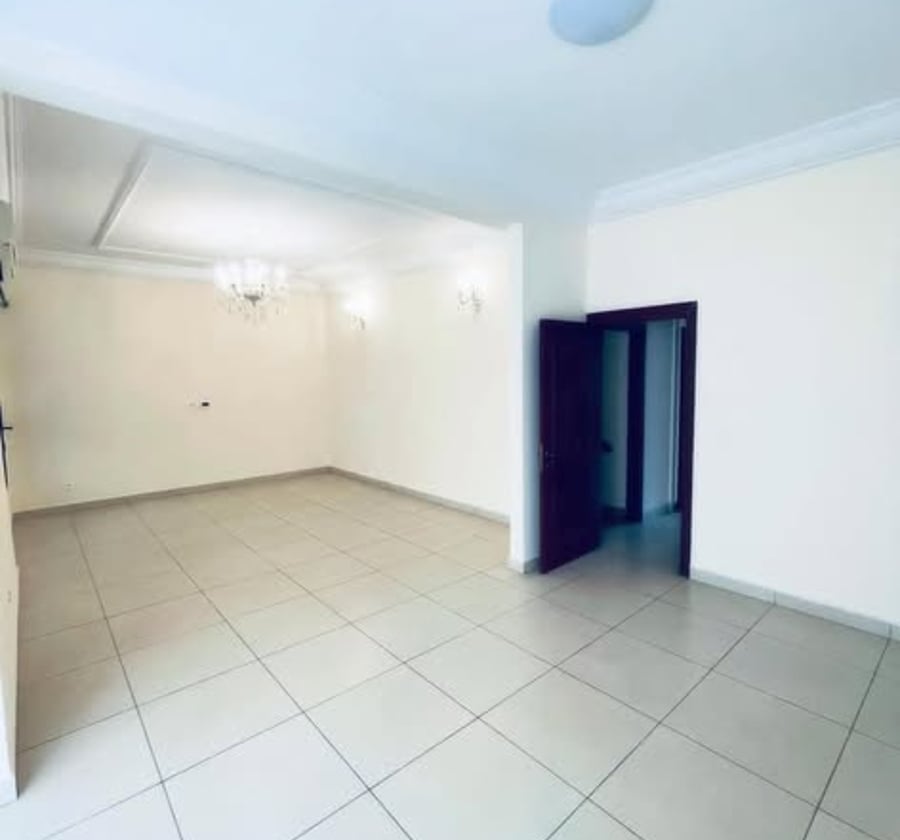 Appartement haut standing à louer à Bastos