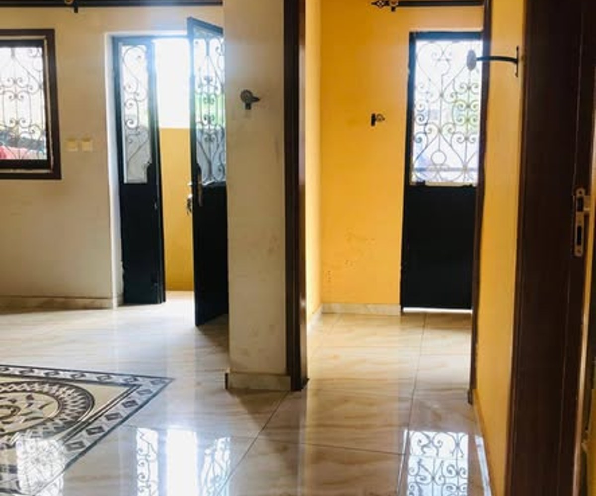 Appartement 3 chambres à louer à Efoulan