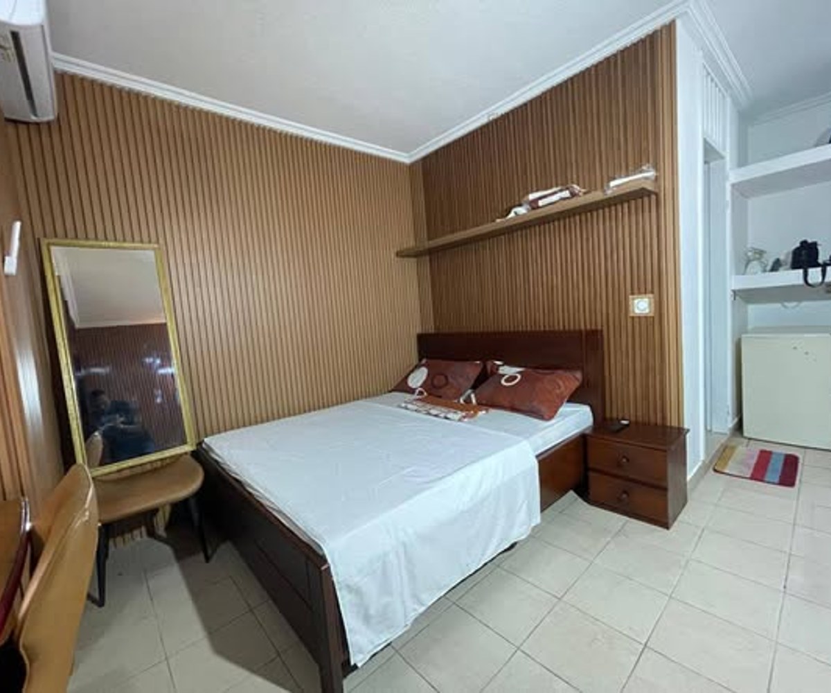 Chambre meublée à Akwa - 20 000 FCFA/nuit
