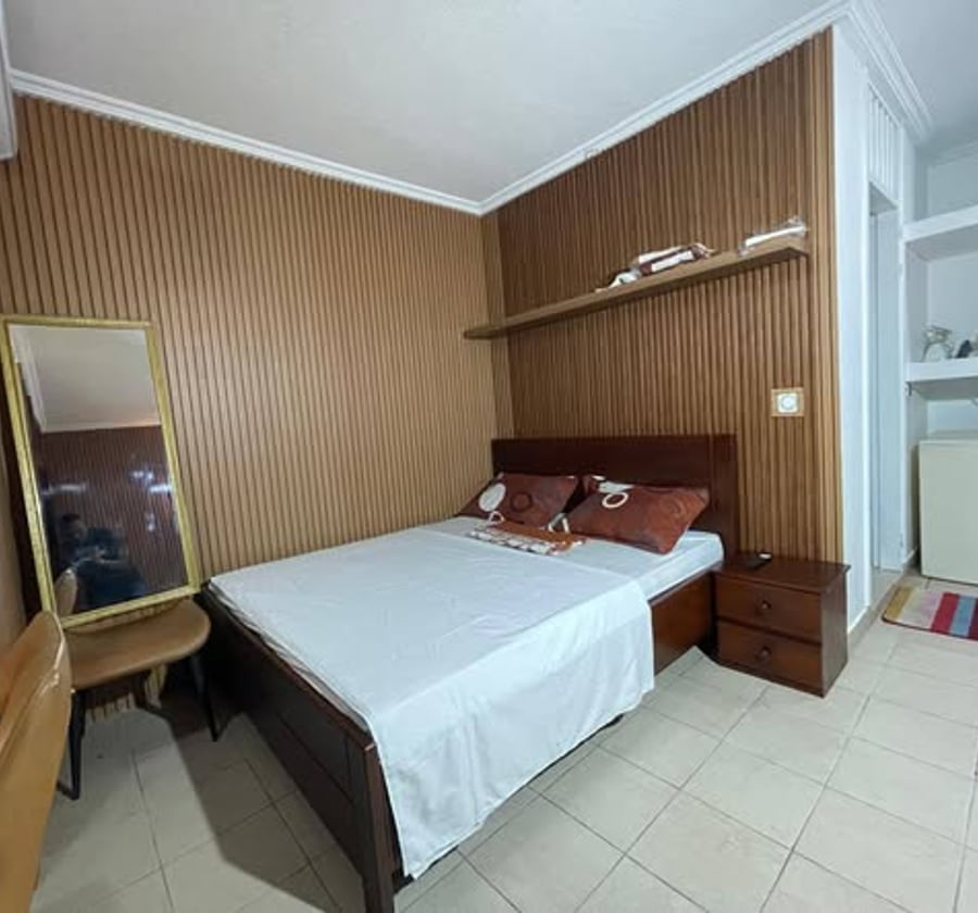 Chambre meublée à Akwa - 20 000 FCFA/nuit
