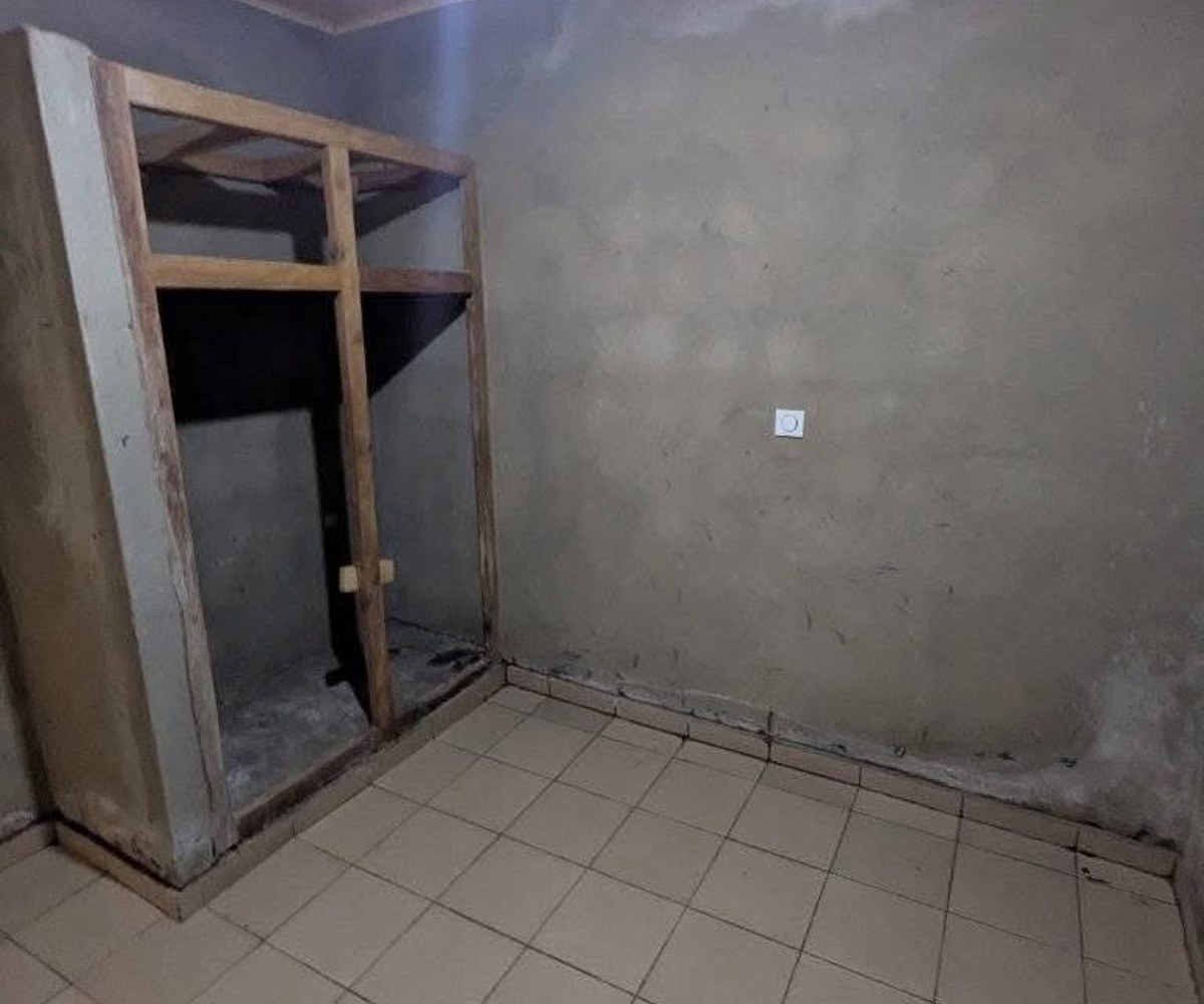 Studio 4 pièces - Nkolfoulou, Yaoundé