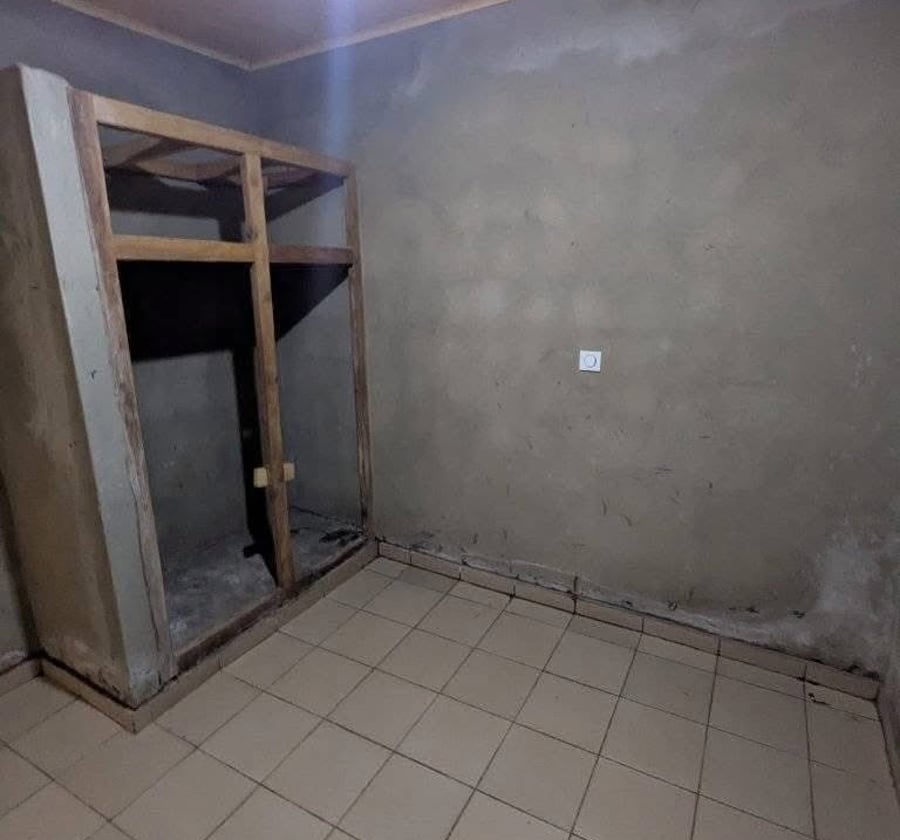 Studio 4 pièces - Nkolfoulou, Yaoundé