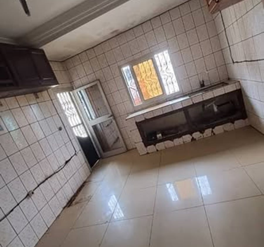 Duplex à louer à Logpom Njoya