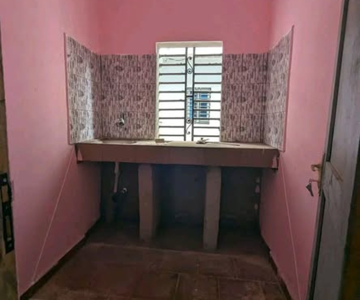 Studio à louer – Barrière Ahala, Yaoundé