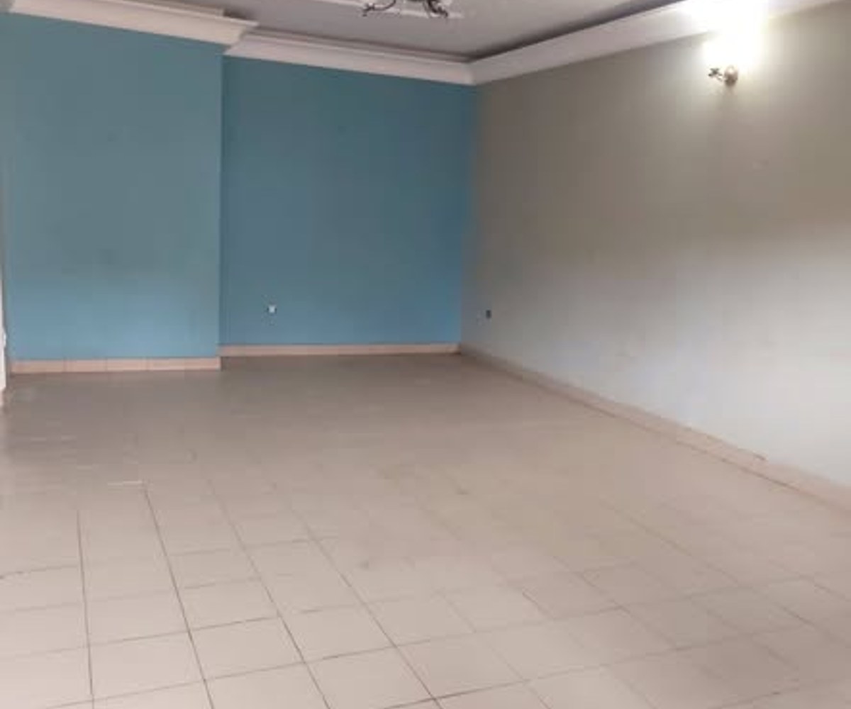 Appartement 3 chambres à louer à Kotto