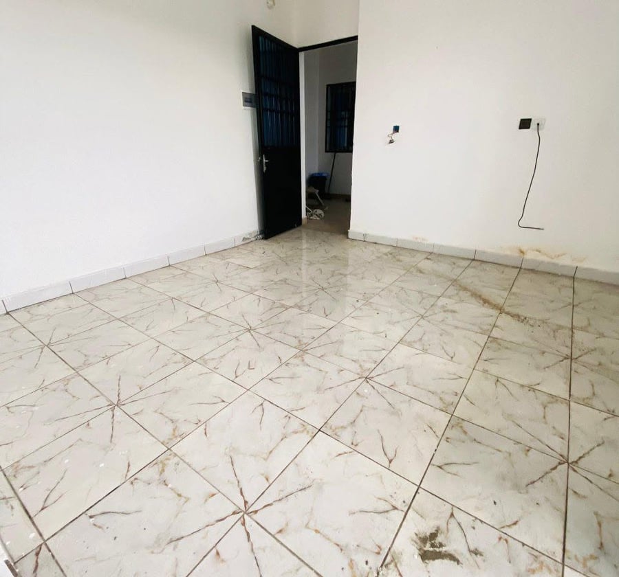 Vaste studio moderne à louer - Bépanda