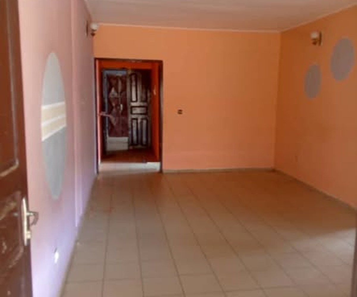 Appartement à louer – Fougeroles, Yaoundé