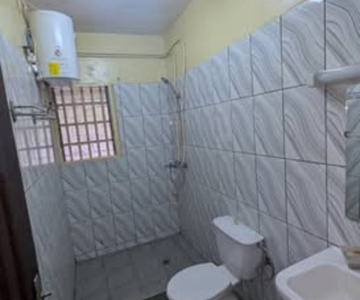 Studio moderne à Tropicana (complexe BEAC) - 80 000 XAF/mois