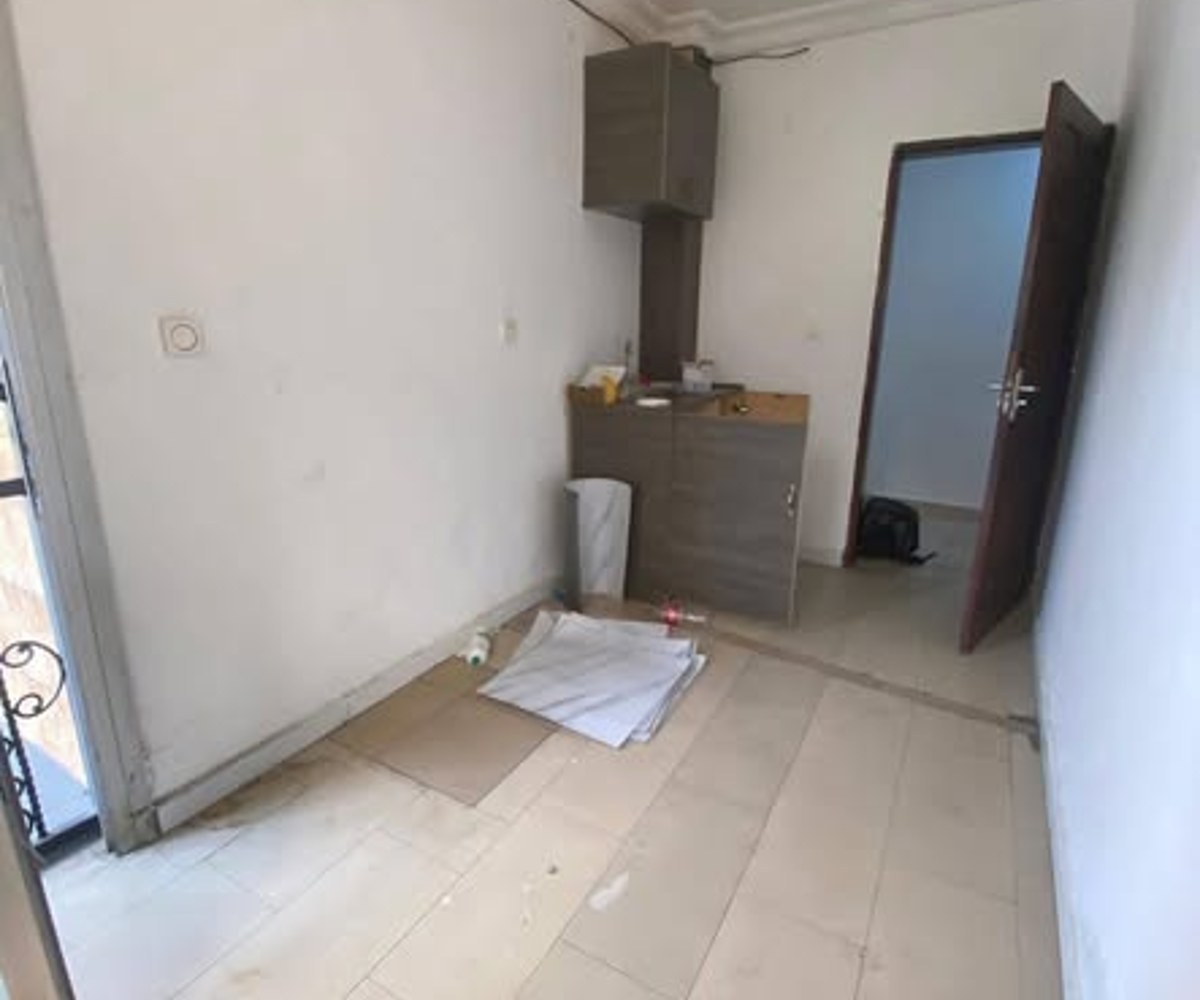 Appartement 3 chambres à louer – Bonanjo, Douala