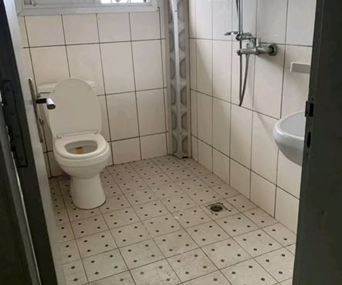 Studio moderne à louer au rond-point Deido