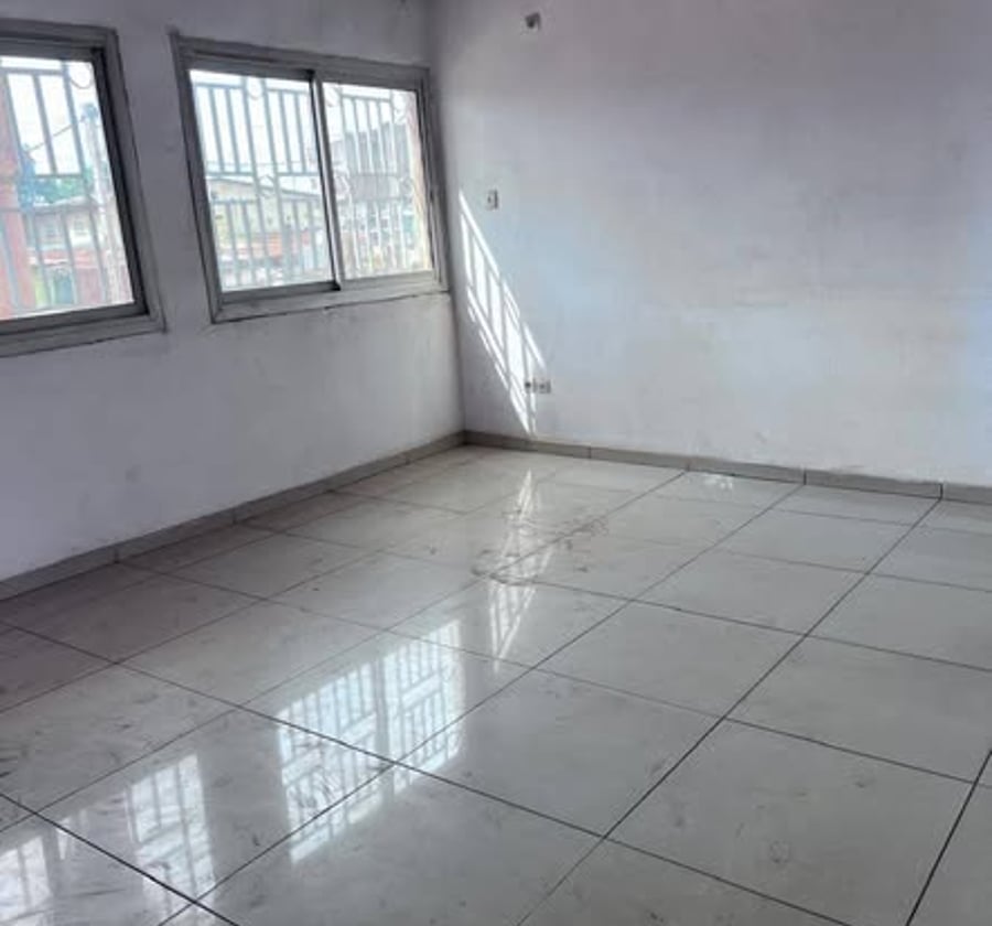 Appartement à louer - 3 chambres - Yaoundé Elig-Edzoa