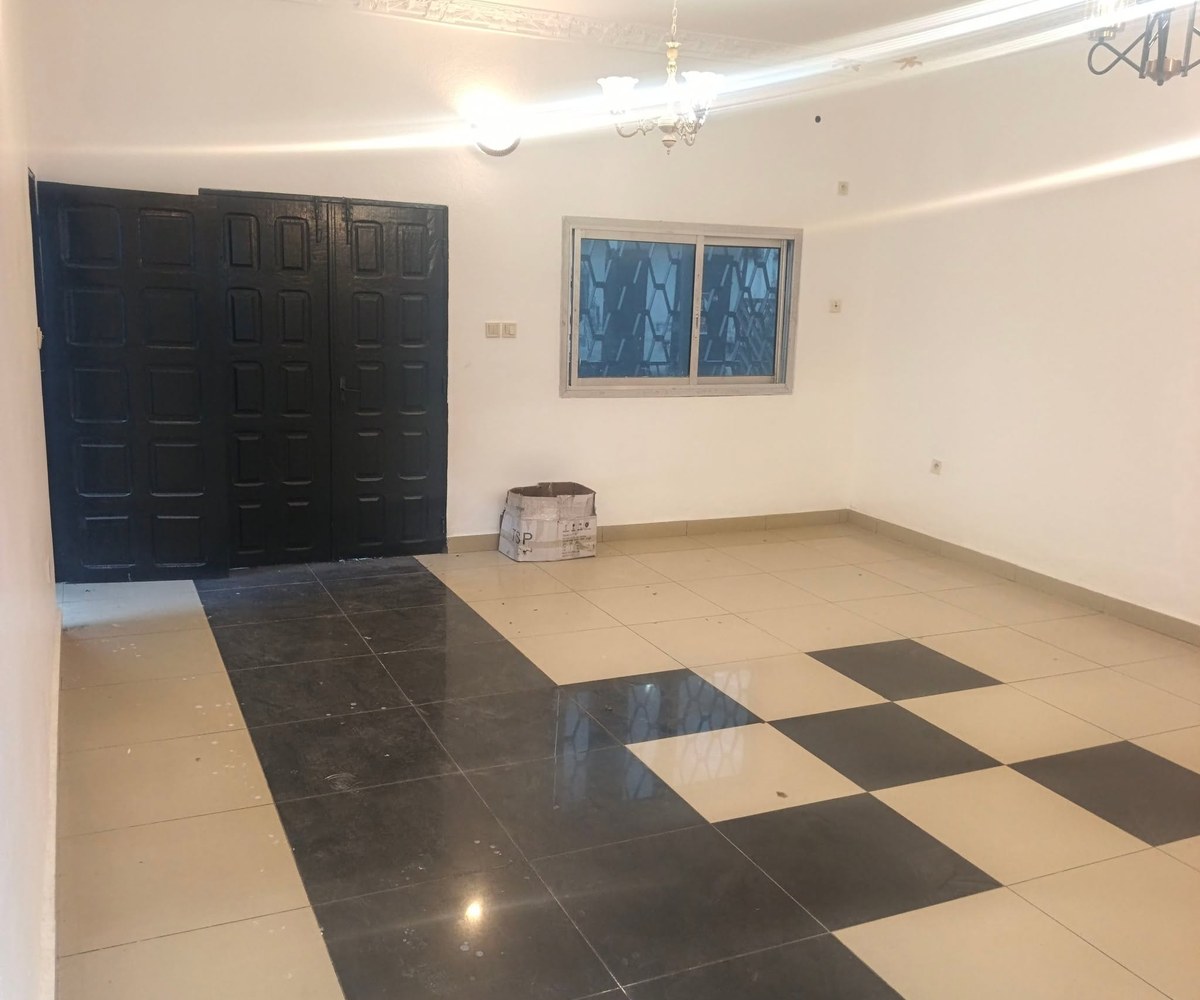 Appartement 3 chambres à Ndogbon - 150 000 XAF/mois