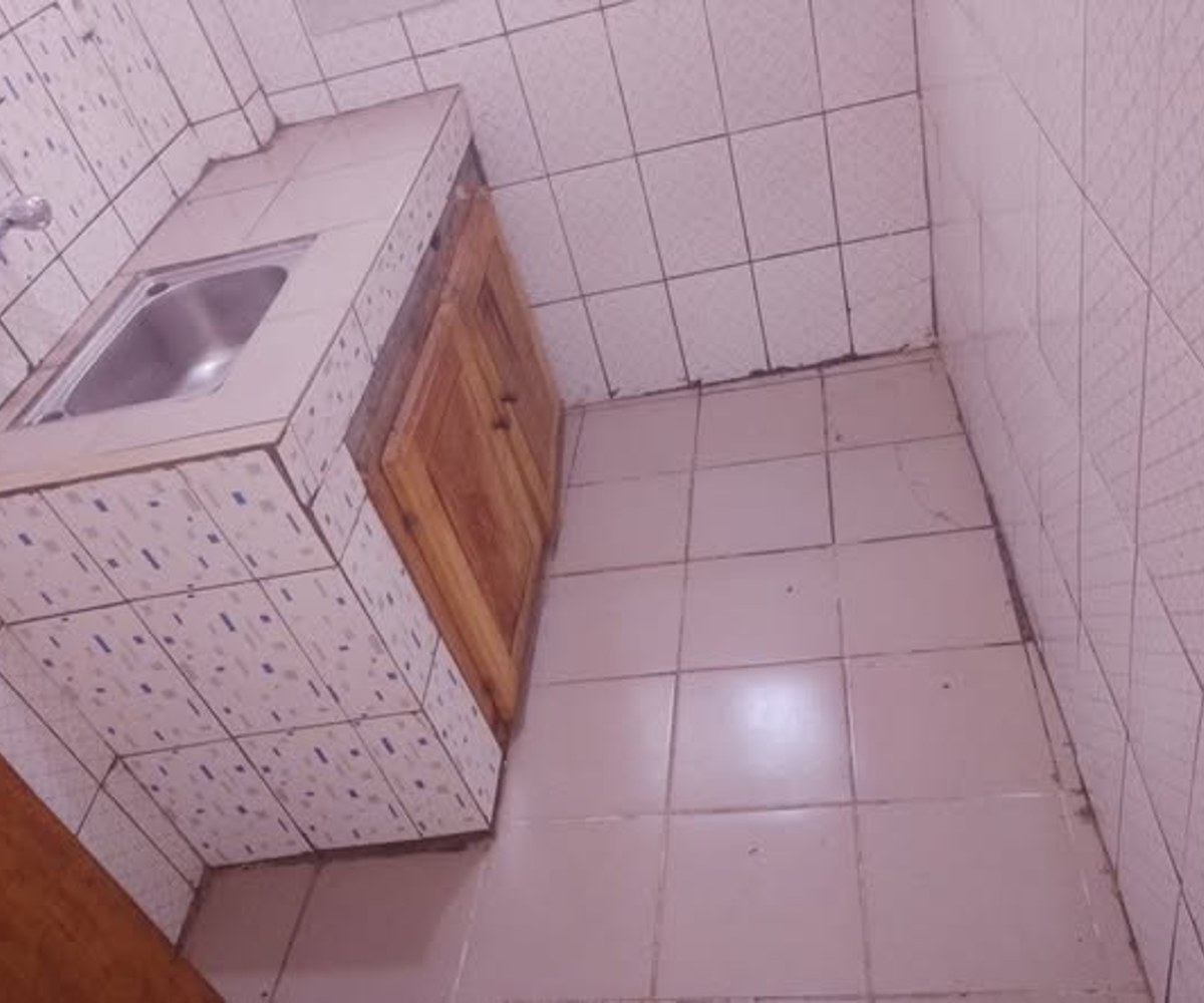 Grande chambre moderne à Mimboman - Petit Marché du Château