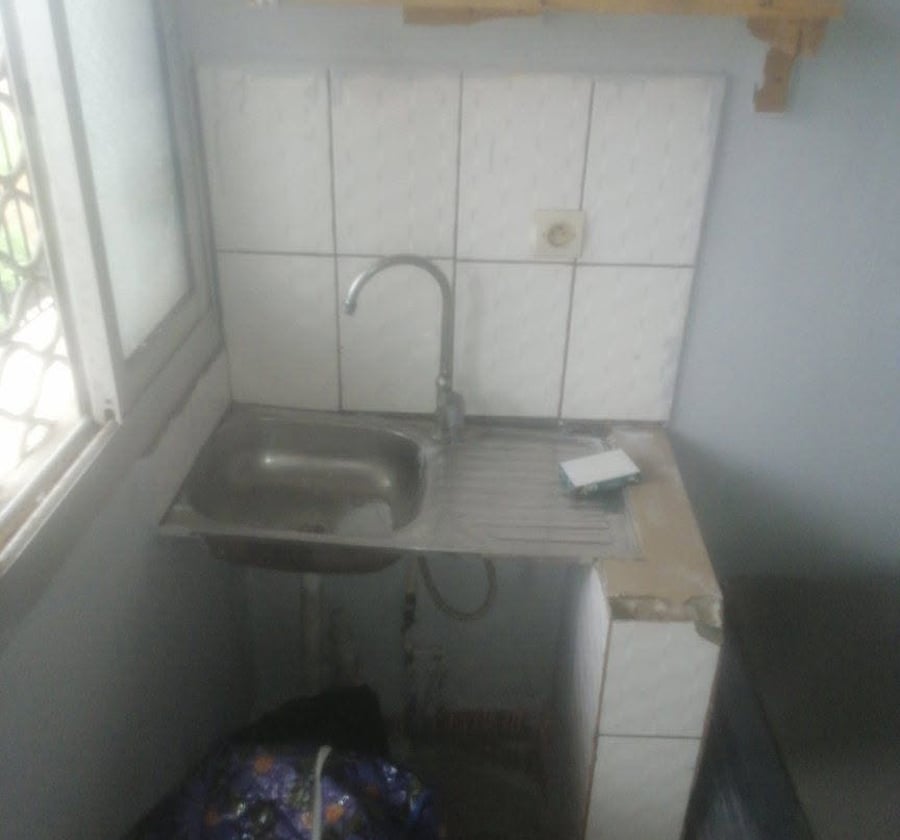 Chambre moderne à louer à Ndokoti