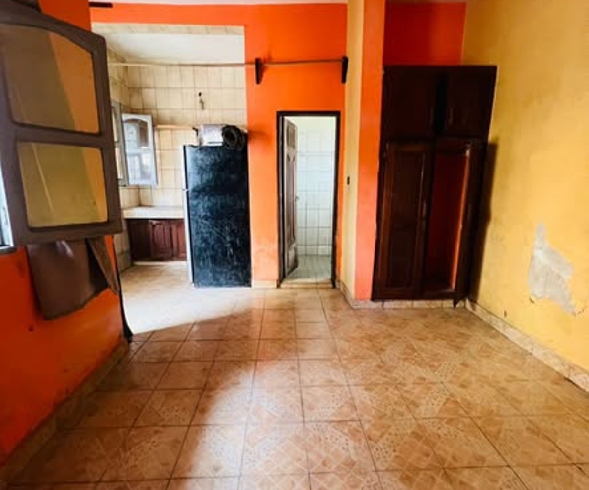 Chambre moderne à louer à Logbessou