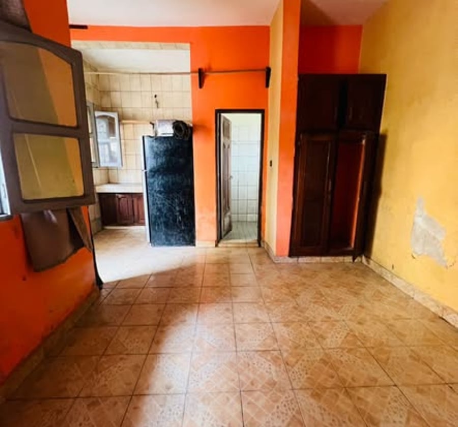 Chambre moderne à louer à Logbessou