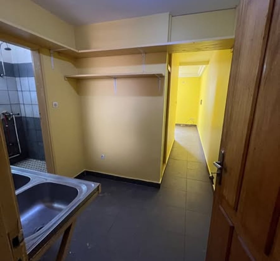 Studio moderne à louer à Nsimeyong