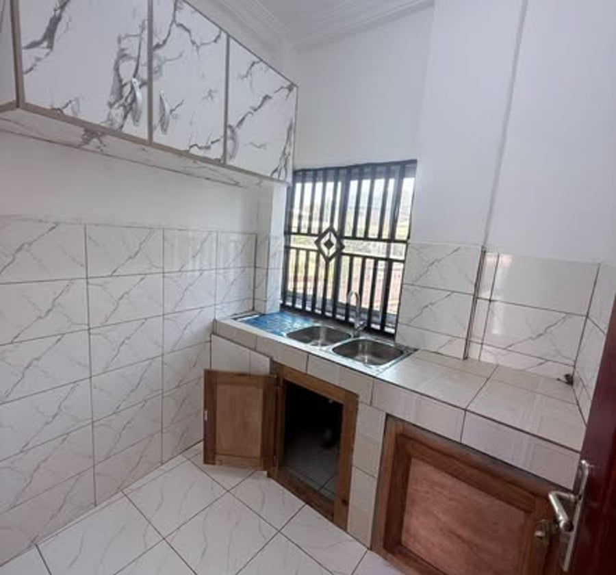 Studio moderne neuf à louer - Nkolbisson, Yaoundé