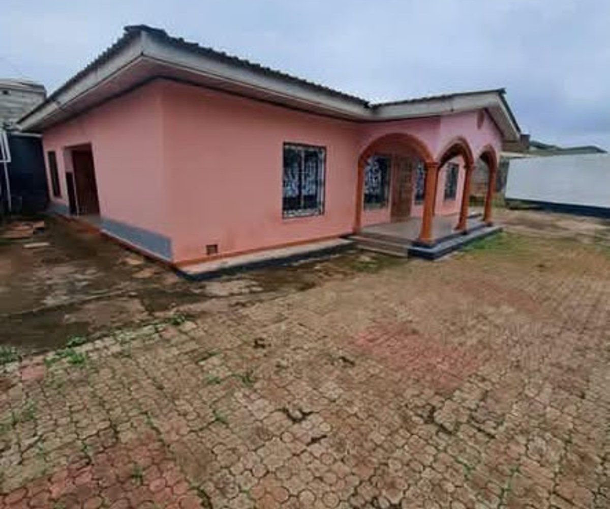 Grande villa à louer à Happy, Yaoundé