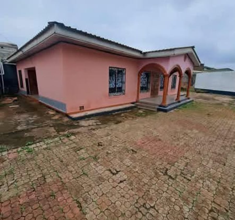 Grande villa à louer à Happy, Yaoundé