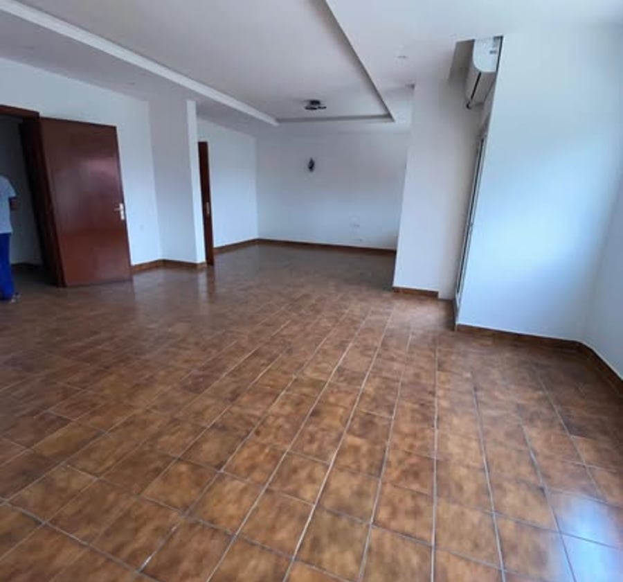 Appartement 3 chambres à louer - Bonapriso, Douala