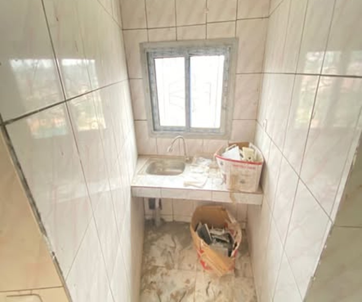 Chambre moderne à louer au carrefour MEEC, Yaoundé