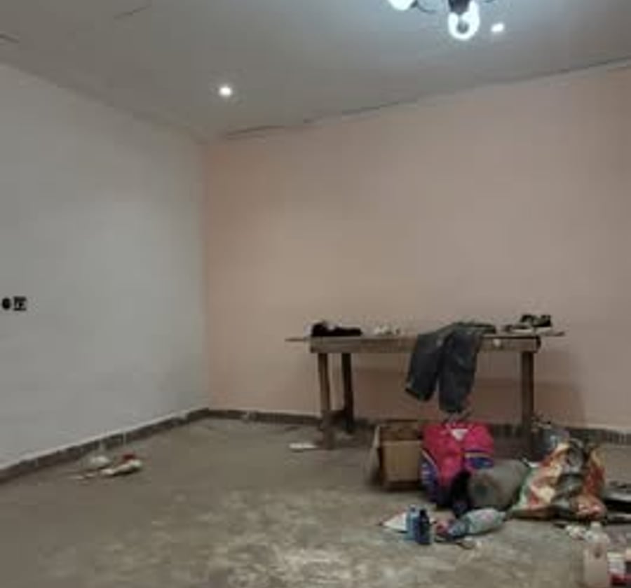 2 chambres, 2 douches, salon, cuisine à Biyem-Assi Lac