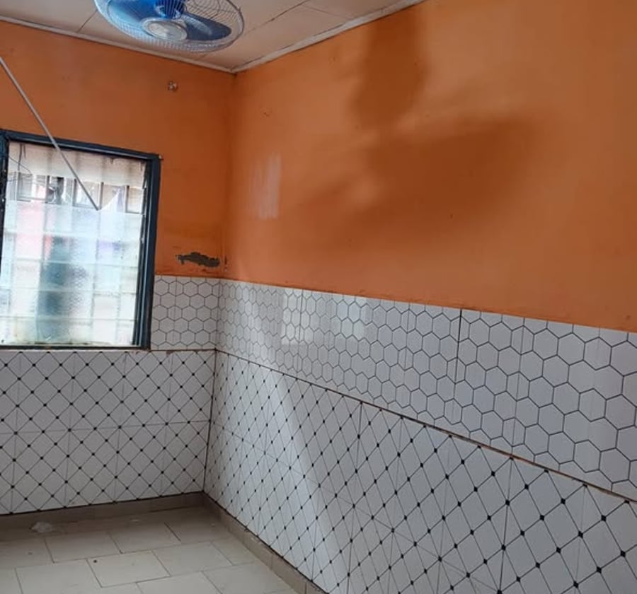Chambre moderne à louer – Yaoundé École de police