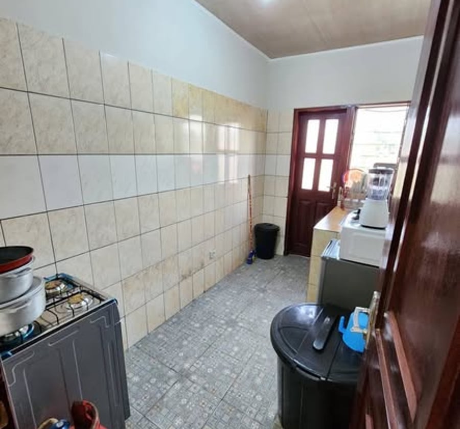 Chambre meublée tout confort – Mvog Mbi (Coron)