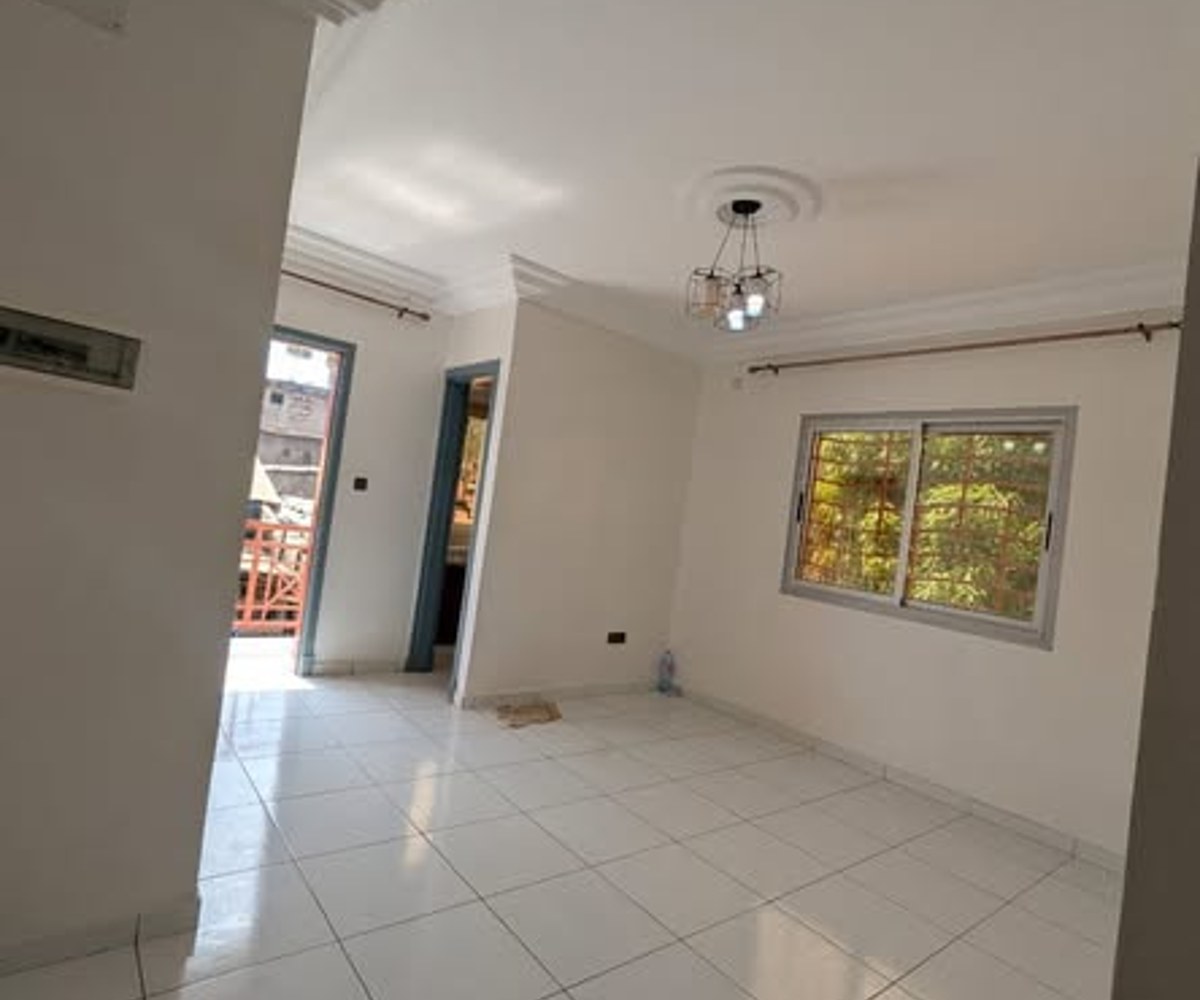 Studio moderne à louer à Nsam