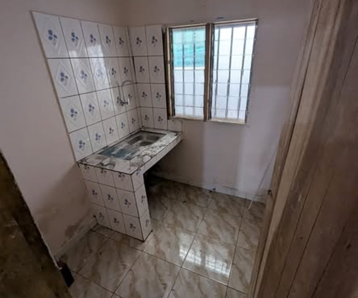 Studio moderne à louer à Obobogo
