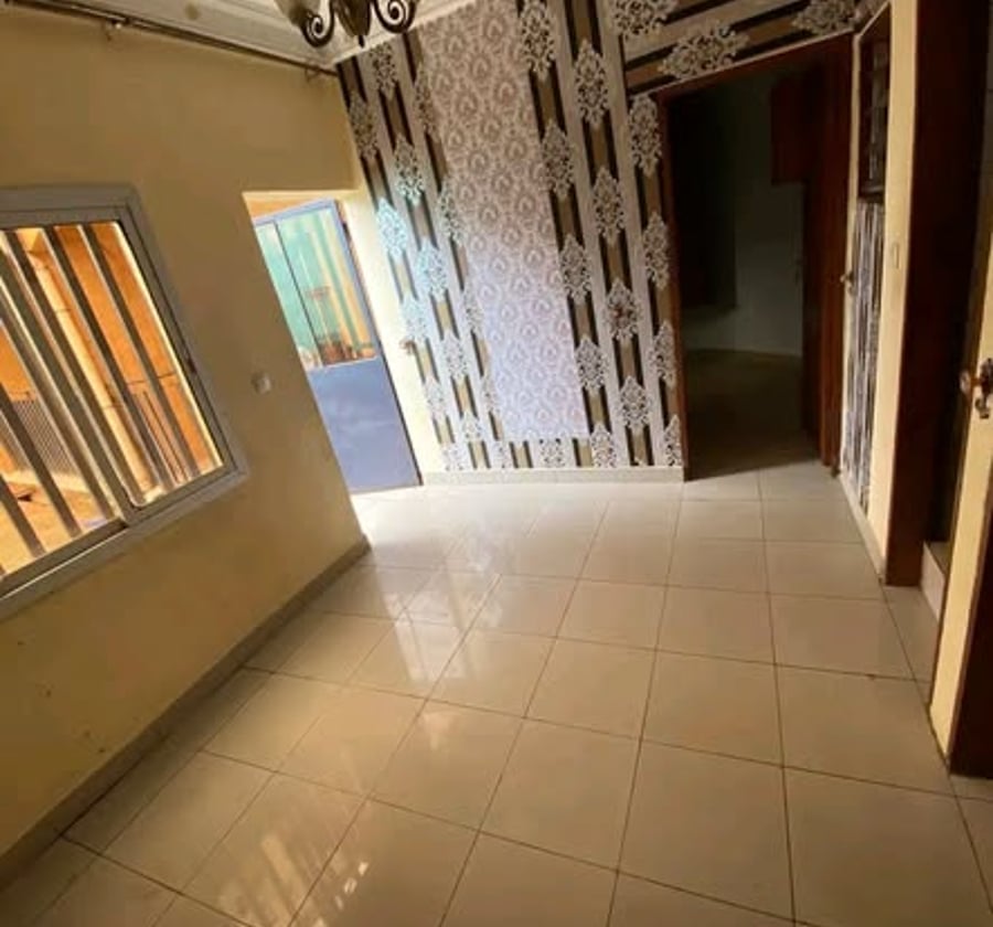 Studio à louer Ngousso - 50 000 FCFA/mois