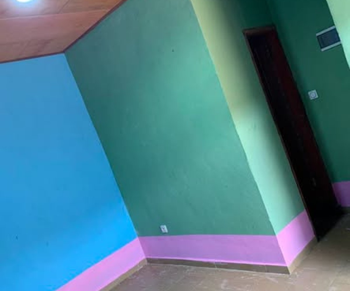 Chambre moderne à Nkoabang