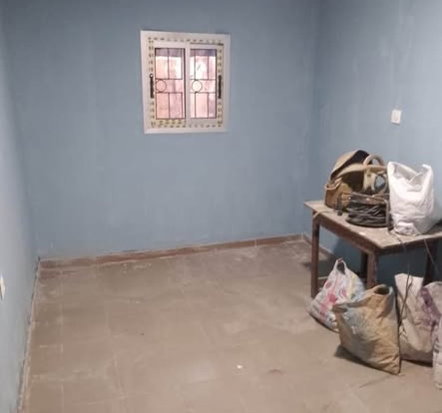 Chambre moderne à louer à Bonaberi