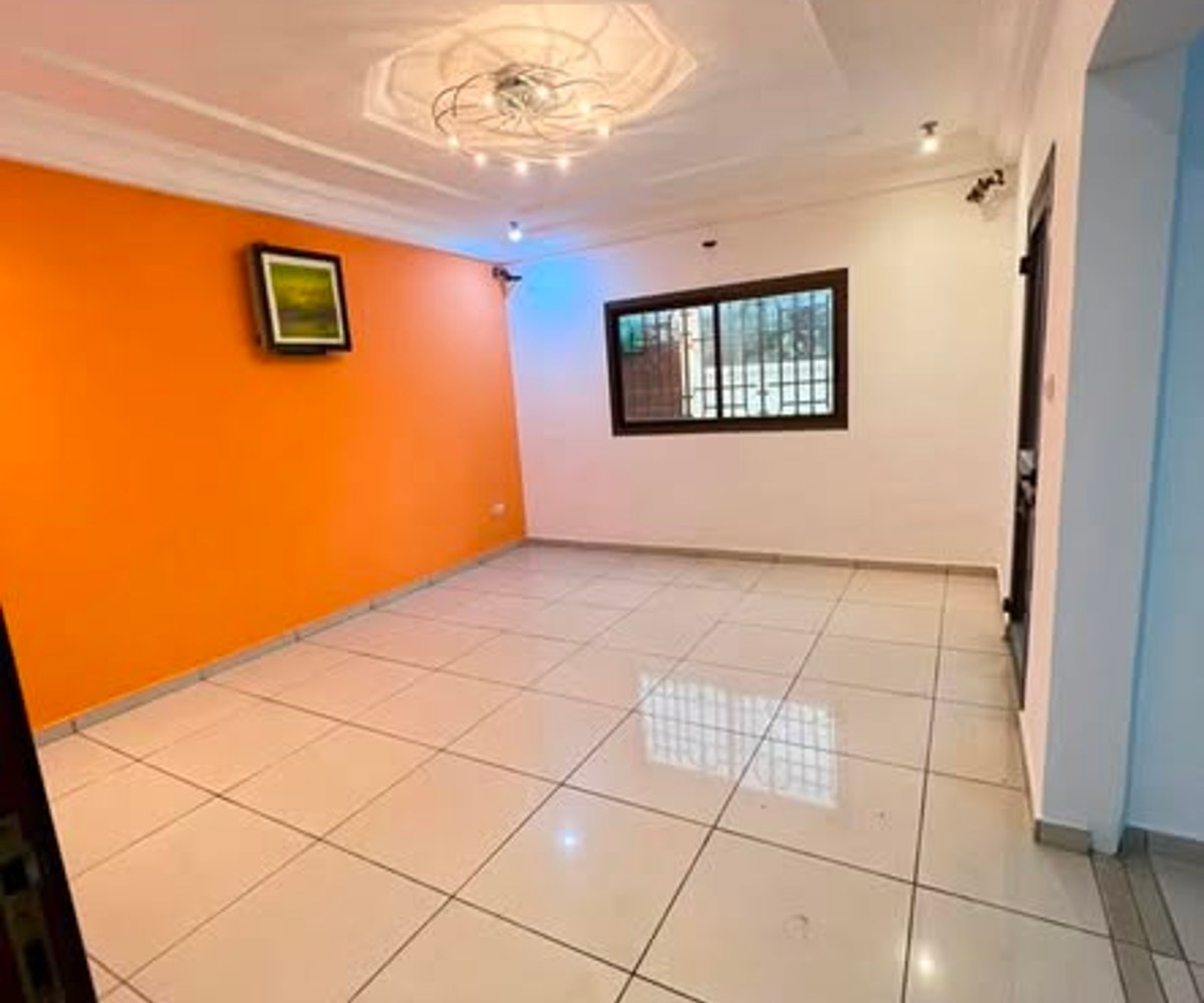 Duplex 6 chambres à louer - Logpom, Douala