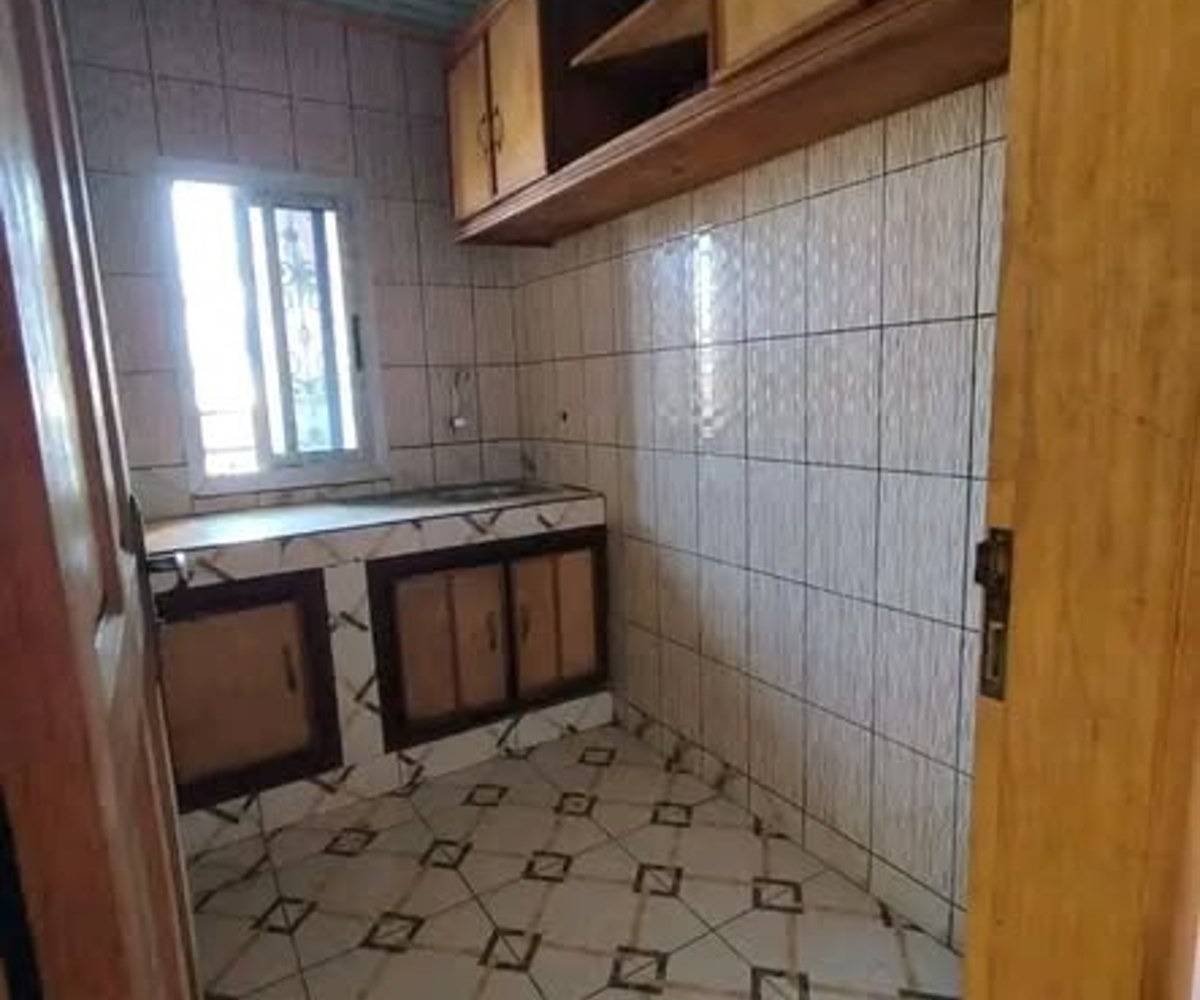 Studio moderne à louer au carrefour Mvan