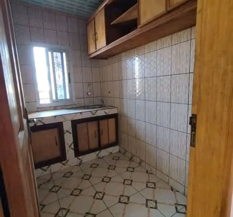 Studio moderne à louer au carrefour Mvan