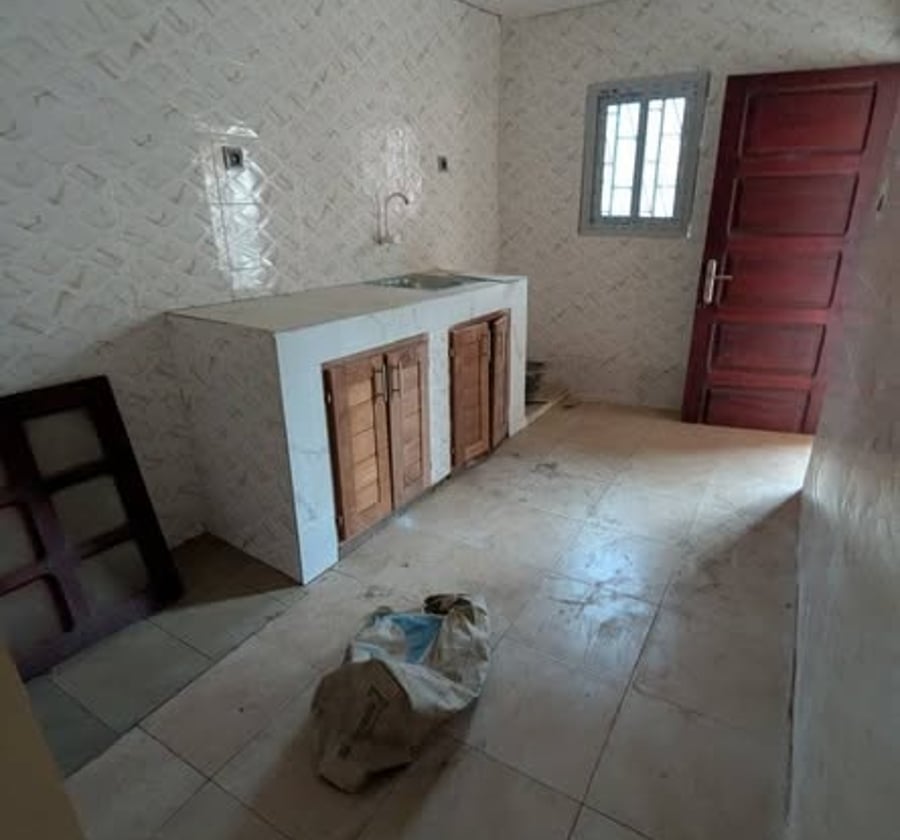 Appartement semi-individuel à Ngousso avec forage