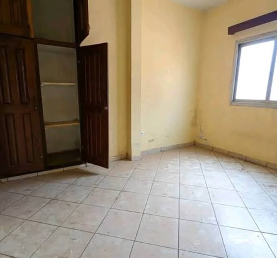 Grand appartement 3 chambres à Mvan