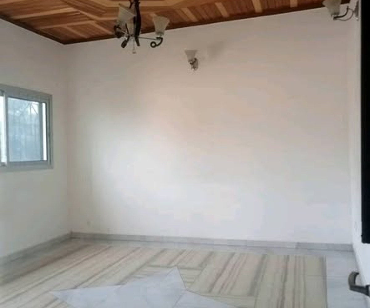 Studio moderne à louer à Ndogpassi II