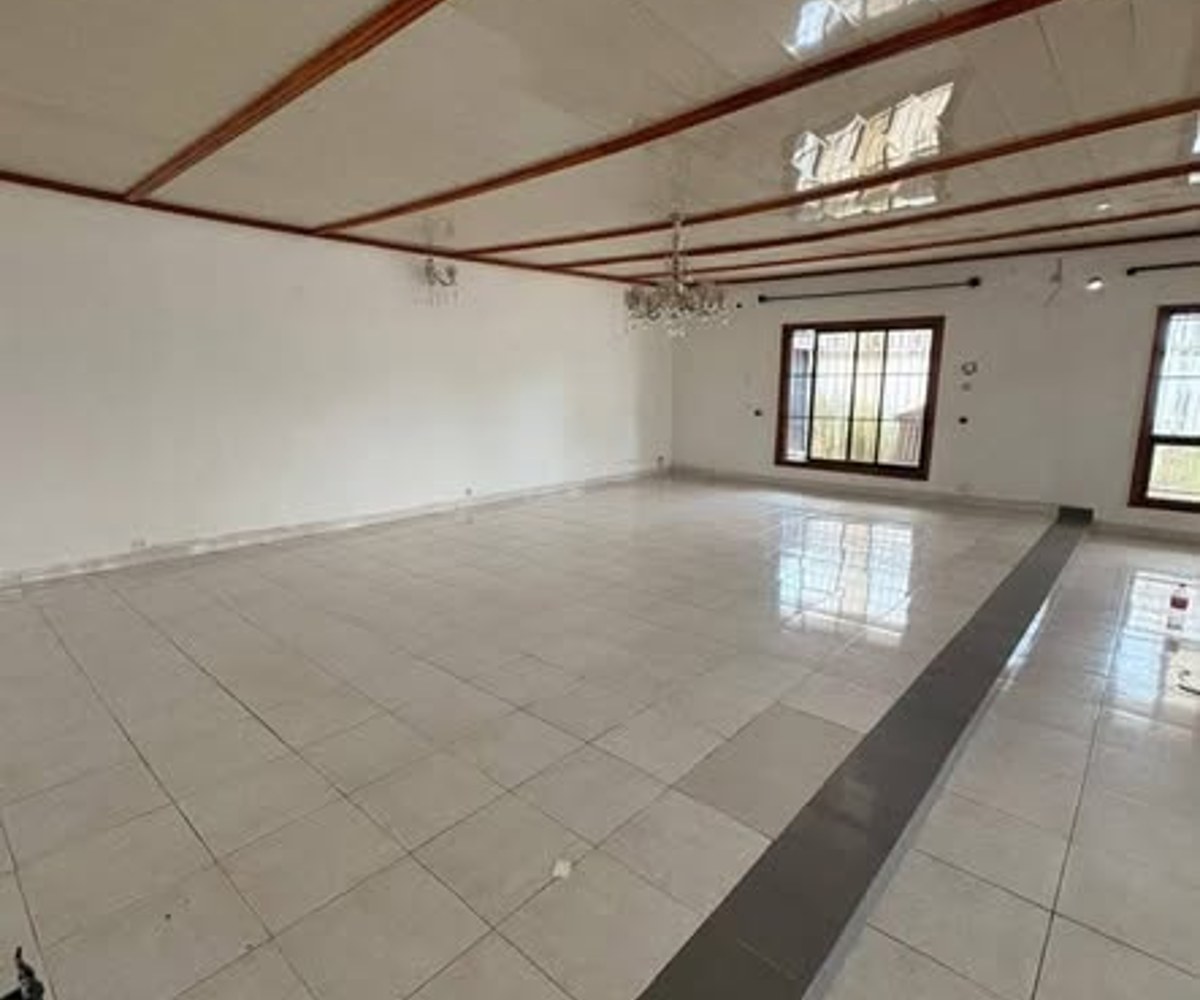 Magnifique Villa 4 chambres à louer - Bonapriso, Douala