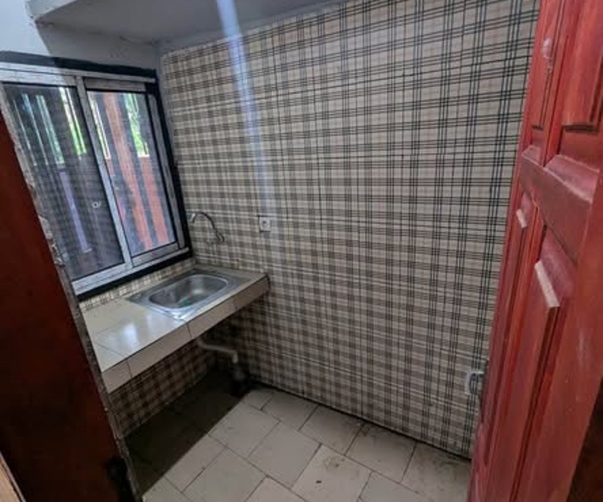 Studio moderne à louer à Ahala-barrière