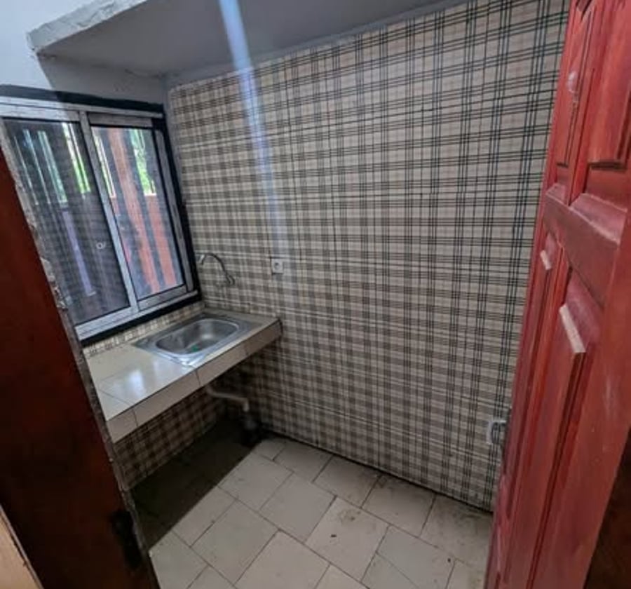 Studio moderne à louer à Ahala-barrière