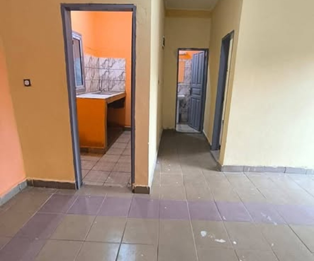 Studio moderne à Ndogbong (Bifaga)