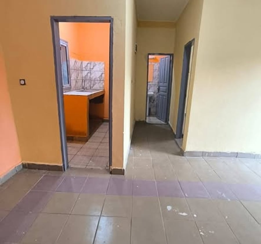Studio moderne à Ndogbong (Bifaga)