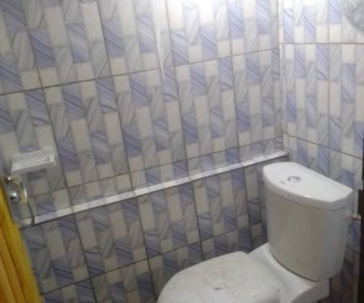 Chambres modernes à louer à Ekie
