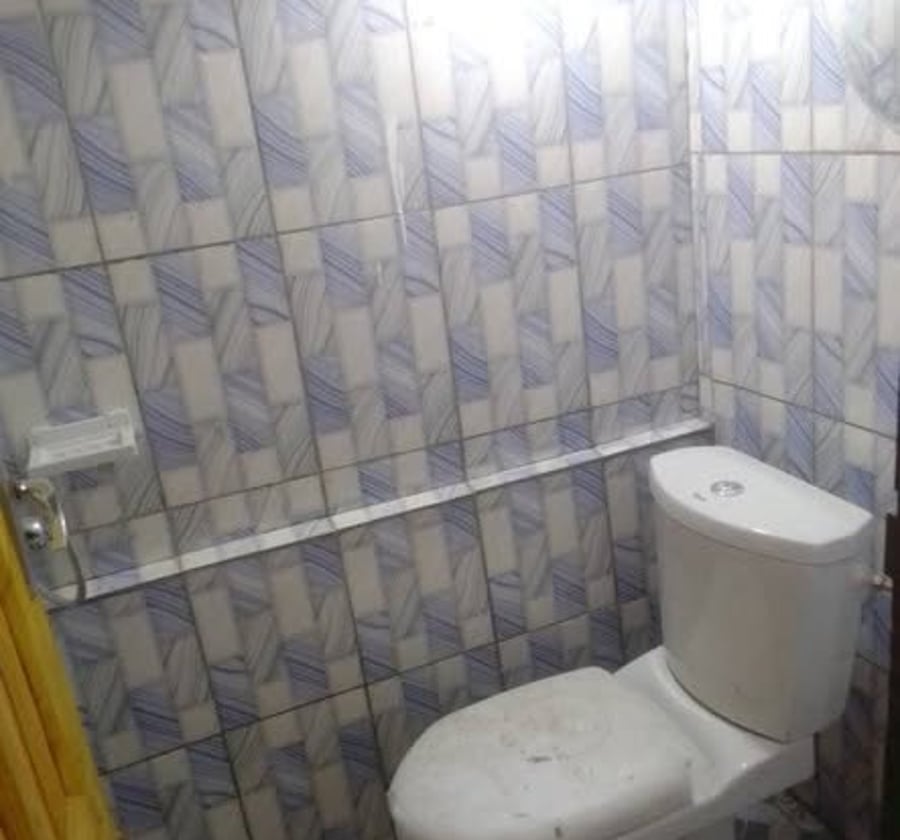 Chambres modernes à louer à Ekie