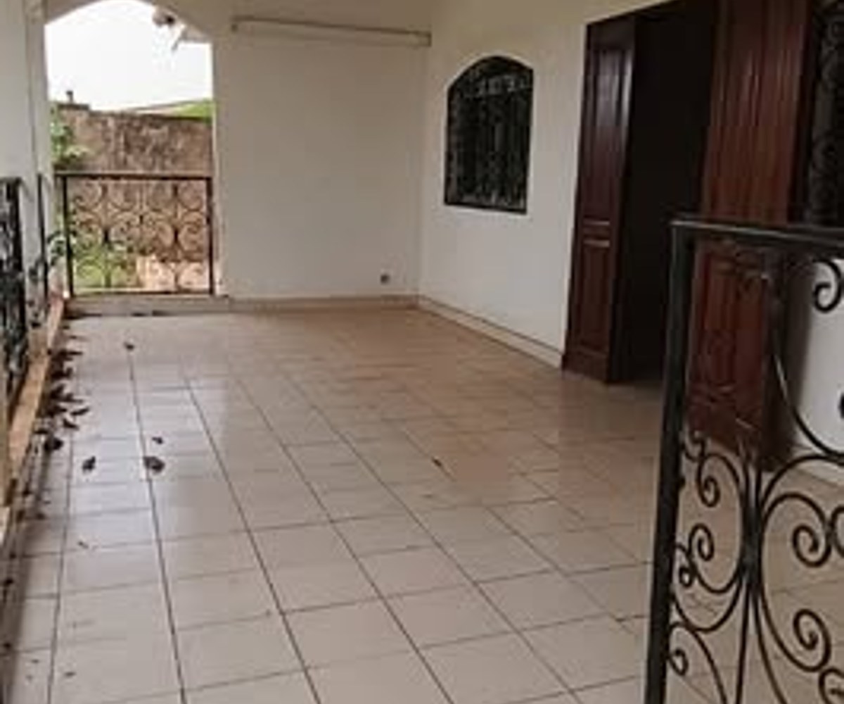 Villa à louer à Nkoabang - 4 chambres