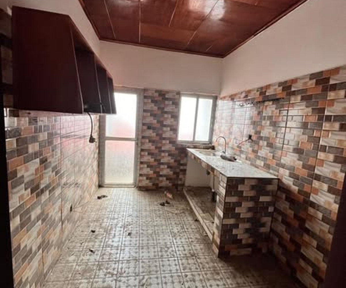 Appartement 3 chambres à louer à Biyem Assi